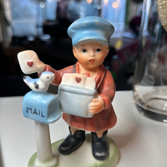 💋 4 FOR $50 / Vintage Little Boy Postman - Our Children #8-7509 Taiwan by Norton - Picture 5 of 6